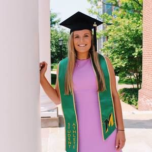 Meet your Posher, Alyssa